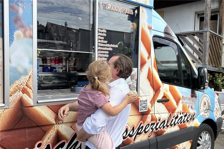 Ein Eiswagen für die Besucher des Patroziniums