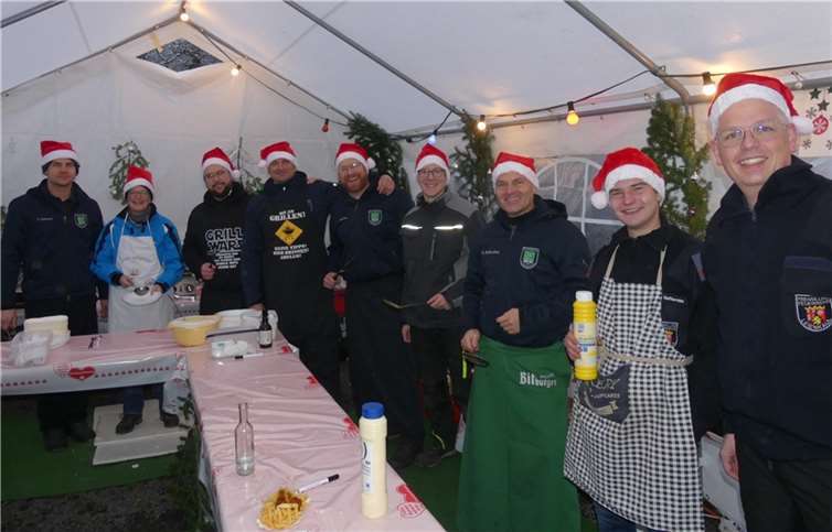 Ein Ensemble des Musikvereins erfreute beim Marktgeschehen mit bekannten Weihnachtsmelodien.