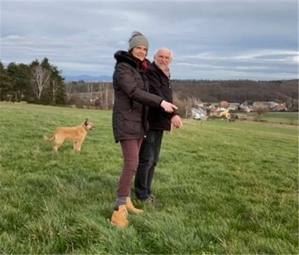 Ein Feldweg, der nicht mehr zu erkennen ist, da er Teil einer landwirtschaftlich genutzten Wiese geworden ist.Foto: privat