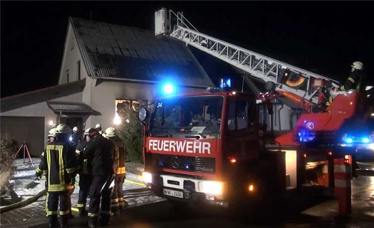 Ein Feuer in einem Wohnhaus hat einen Sachschaden von ca. 50.000 Euro verursacht. Foto: WinklerTV