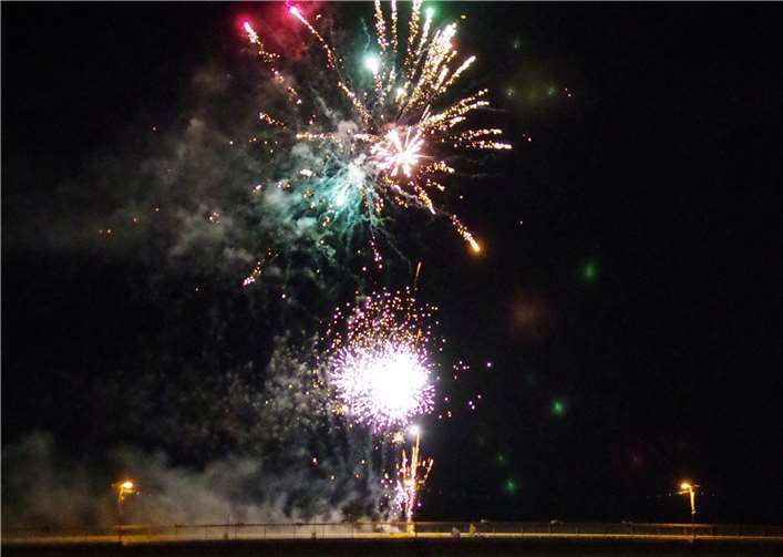 Ein Feuerwerk brachte die Insel mit Lichtkaskaden zum Leuchten.