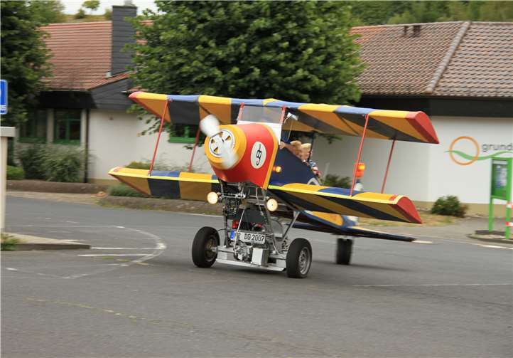 Ein Flug mit dem Doppeldecker war für die Kinder das Highlight.