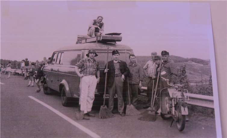 Ein Foto aus der Entwicklungszeit der Feuerwehr Dernau.