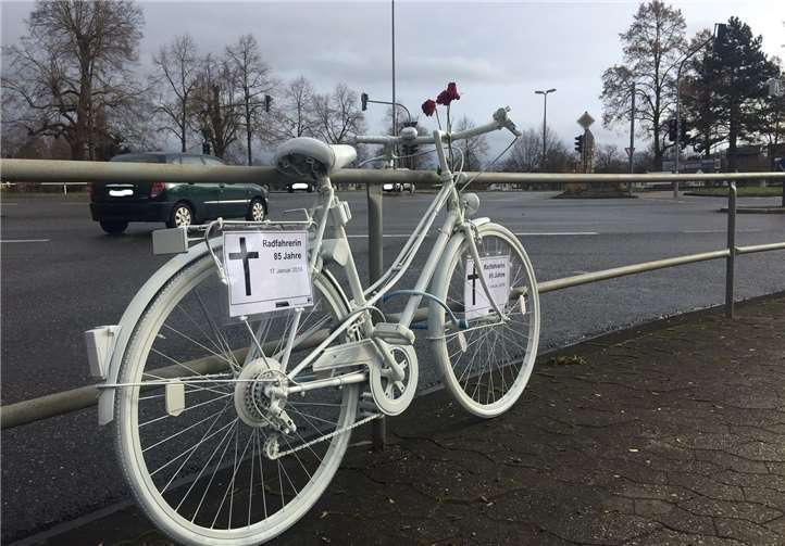 Ein Ghostrad erinnert an eine(n) getöteten Radfahrer(in).RRC Rhein-Wied Neuwied e.V.