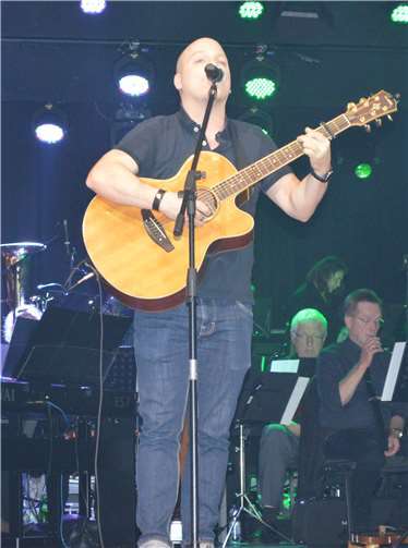 Ein Glanzpunkt war auch der Auftritt des Solosängers Daen.