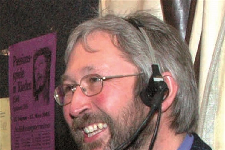 Ein Glücksfall, dass Regisseur und Allroundtalent Hans Peter Doll wieder aktiv ist.