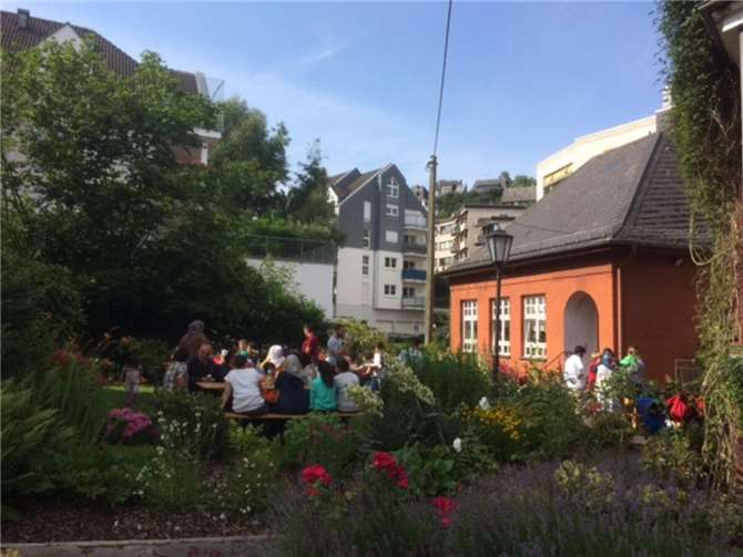 Ein Grillfest im Café International.  Foto: privat/Archiv