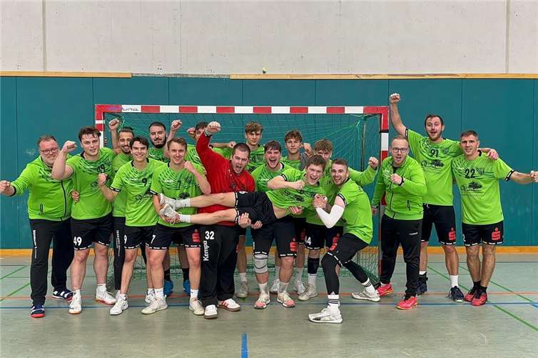 Ein Grund zum feiern: drittes Spiel, dritter Sieg. Foto: Grün-Weiß Mendig