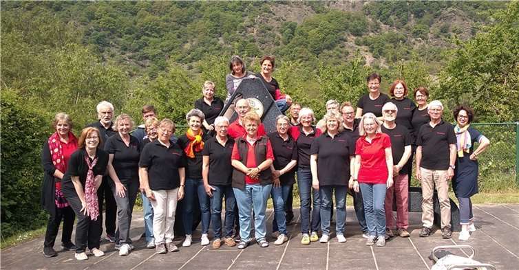 Ein Gruppenbild der Künstler.  Foto: privat