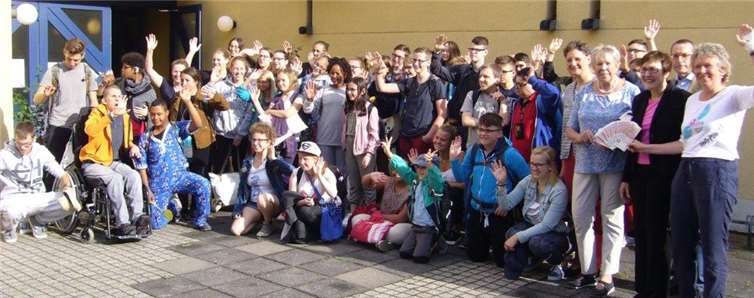Ein Gruppenfoto vor der Abreise nach Plön.Lions Club Meckenheim-Wachtberg