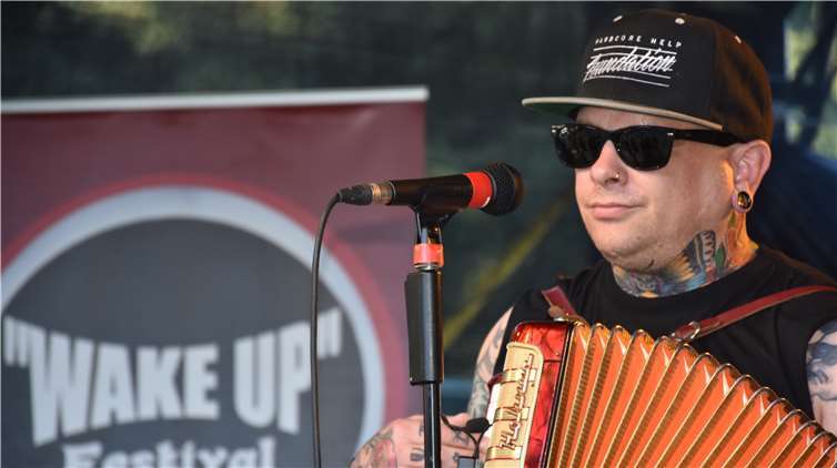 Ein Heimspiel hatte Maik Meyer Lansky von der Band „Days of Tomorrow“ aus Oberdreis.