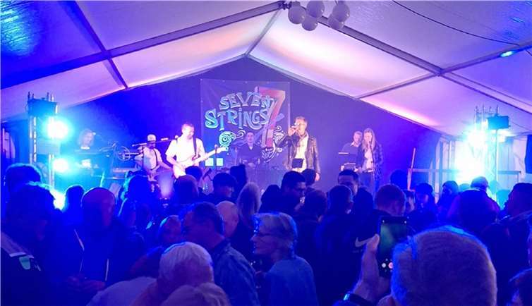 Ein Highlight war, wie auch in den letzten Jahren, der Auftritt der Band Seven Strings. Foto: P. Kreber
