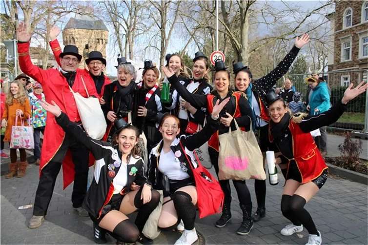 Ein Highlight wird der Rosenmontagszug in Ahrweiler sein.  Foto: Archiv DU