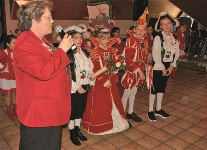 Ein Höhepunkt des Frühschoppens war der Auftritt des Kinderprinzenpaares Oliver I und Juli I mit ihren Pagen Lasse und Nina. privat