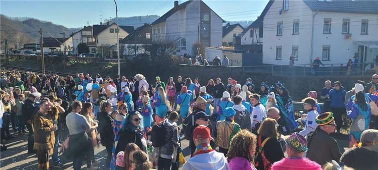 Ein Höhepunkt war dann der Karnevalsumzug. Fotos: Ortsgemeinde Löf