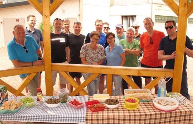 Ein Imbiss in Dausenau stärkte die Kanuten. Foto: privat