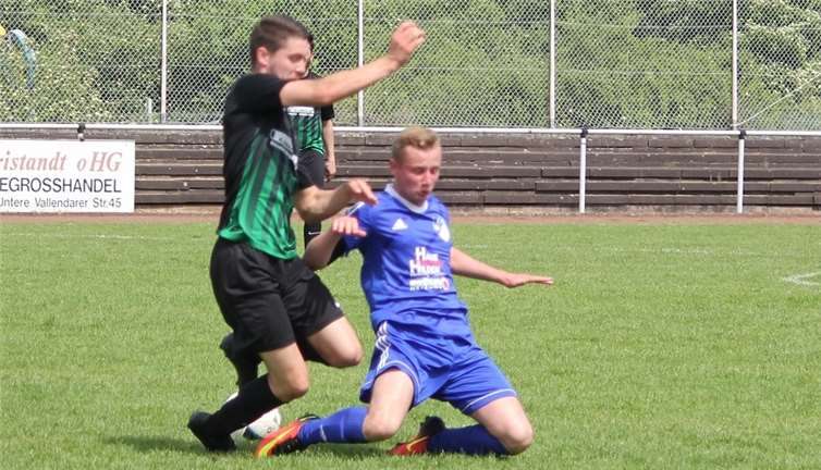 Ein Kniefall des SV Niederwerth war nicht nötig beim Derby in Bendorf. Trotzdem siegten die Gastgeber am Ende knapp mit 2:1. TH