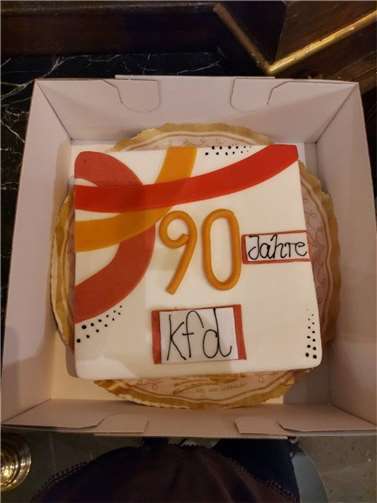 Ein Kuchen durfte zum 90. Geburtstag natürlich nicht fehlen. Foto: privat