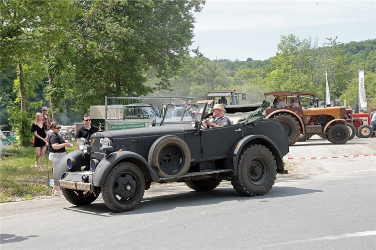 Ein Mercedes-Benz, Baujahr 1941, 5.985 ccm, 125 PS, Gewicht 2,8 to., nur noch selten zu finden, meist sind die Fahrzeuge individualisiert