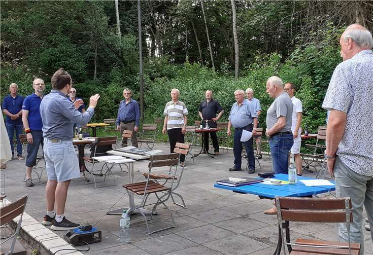 B-05 – Bühne als Probeort Ein Musical-Projekt ist im zweiten Halbjahr geplant. Die Vorbereitungen dafür werden bald angepackt.