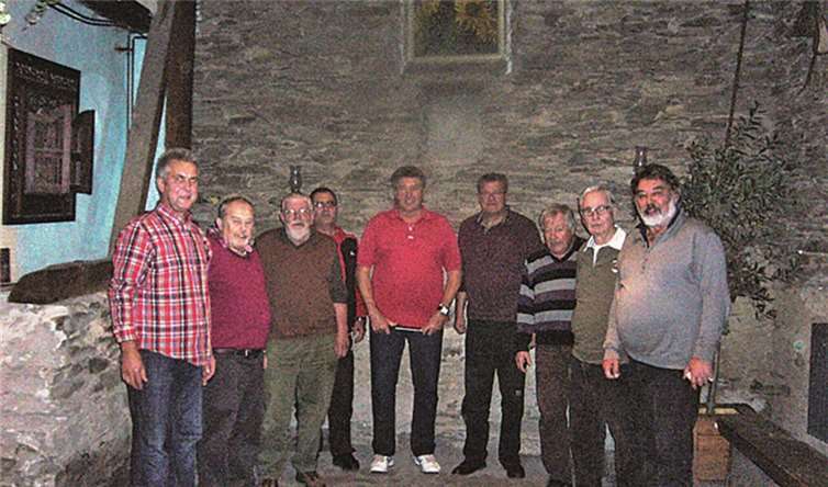 Ein Paradies für Boulefreunde in Form zweier beheizter Indoorbahnen tat sich auf für die Freunde aus Remagen in Mertloch/Maifeld. privat