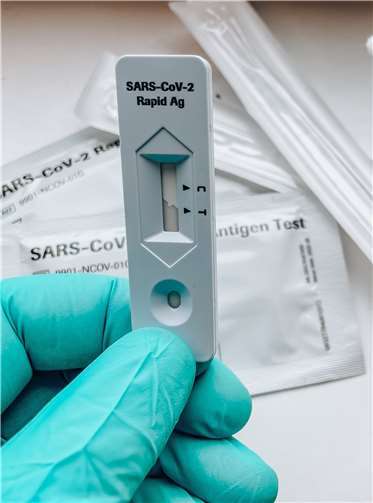 Ein PoC-Antigen-Test (hier: Beispiel) kann innerhalb kurzer Zeit eine Infektion mit dem Coronavirus SARS-CoV-2 nachweisen. Foto: Kreisverwaltung Ahrweiler