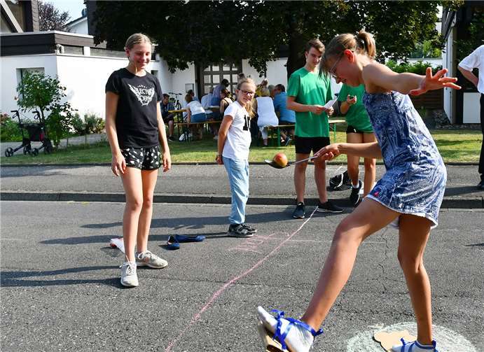 Ein Quiz und verschiedene Spiele, rund um den Apfel, wurden für die Jugend angeboten.