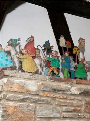 Ein Sankt Martins Umzug ist ein weiteres Werk des Künstlers.