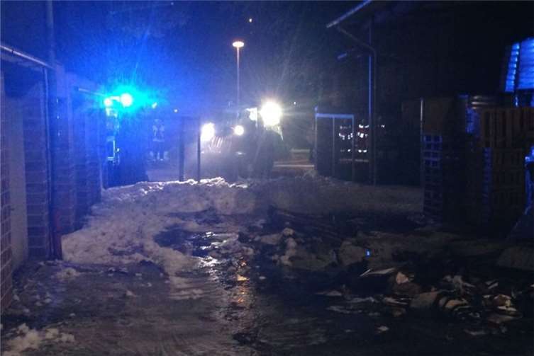 Ein Schaumteppich erstickte die Flammen.