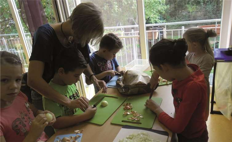 Ein Schwerpunkt der Ferienfreizeit war das Kochen. privat