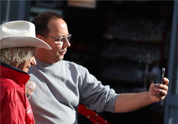 Ein Selfie mit Arturo Merzario – kein Problem. Klaus Ridder