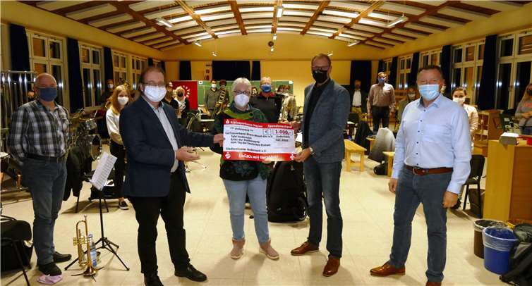 Ein Spendencheck in Höhe von 1000 Euro konnte überreicht werden. Foto: privat