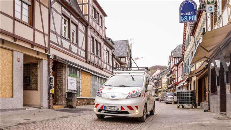 Ahrtal: Endspurt bei der Wiederherstellung der Erdgasversorgung Ein Spezialfahrzeug der Rheinenergie ist in Ahrweiler unterwegs, um Leckagen zu orten. Foto: Dominik Ketz/evm