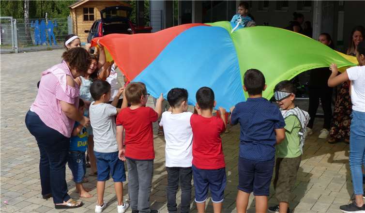 Ein Spielnachmittag des AeB e.V. vor Corona. Foto: Frank Bliss