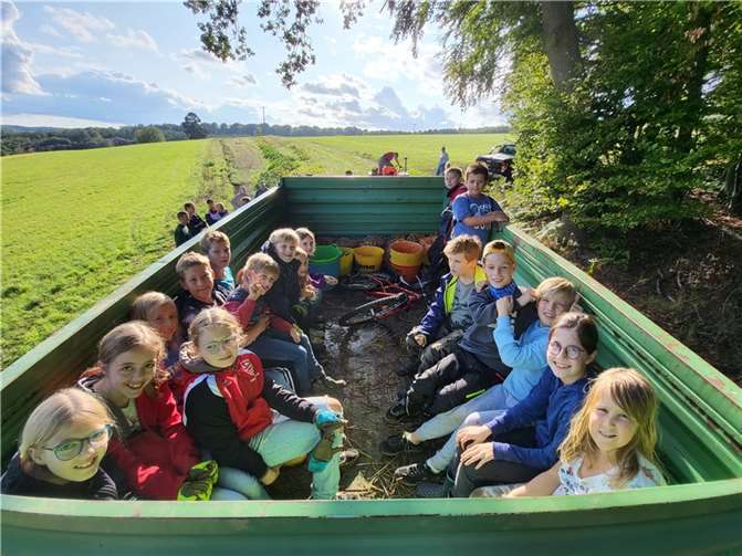 Ein Tag im Freien: die Kartoffelernte begeisterte über 20 Nachwuchsmusikanten. Quellen: SPZ Großmaischeid