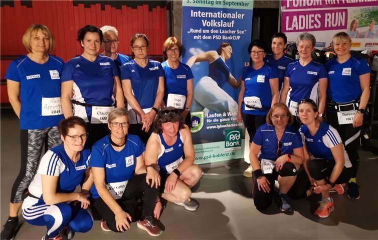 Ein Teil der LG Ladies vor dem Start.Fotos: privat