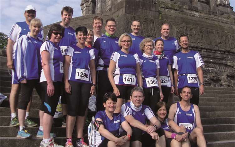 Ein Teil der LGler vor dem Start des Wettbewerbs am Deutschen Eck.