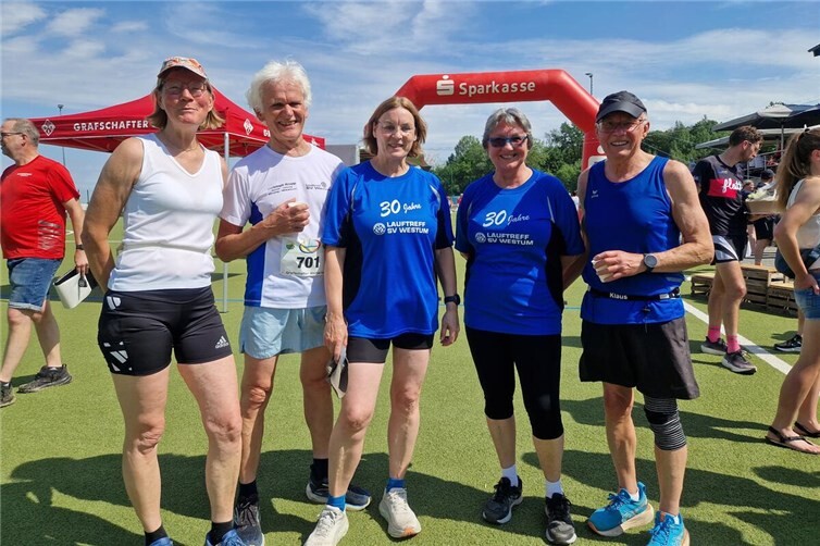 Ein Teil der Lauffreunde aus Westum auf der Grafschaft.