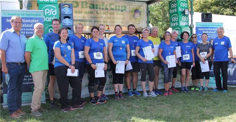 Ein Teil der Trainingsgruppe nach dem erfolgreichen Abschluss am Laacher See. Foto: privat