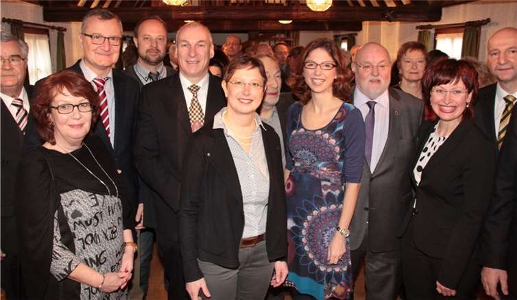 Ein Teil der Vallendarer SPD-Spitze mit Ministerin Sabine Bätzing-Lichtenthäler. Sie leitet unter anderem das Ministerium für Demografie in Rheinland-Pfalz, solch ein Ministerium gibt es in keinem anderen Bundesland. -and-