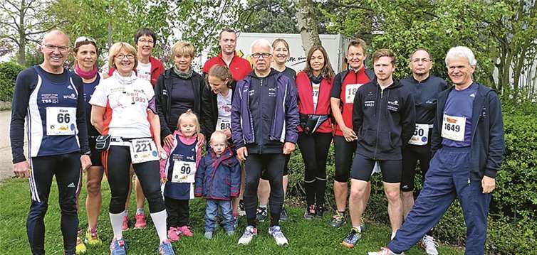 Ein Teil der Westumer Lauffreunde bei der 34. Veranstaltung in Mendig. privat