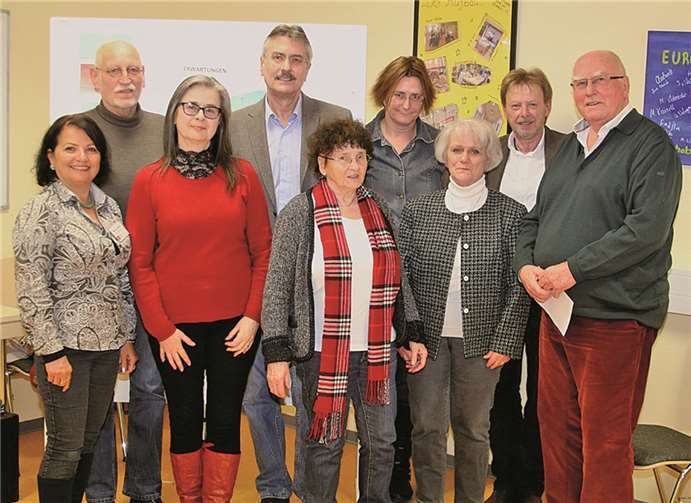 Ein Teil der ehrenamtlichen Helfer beim ersten Treffen im Haus der Familie-Andernach (v.li.) Mahnaz Loosen. privat