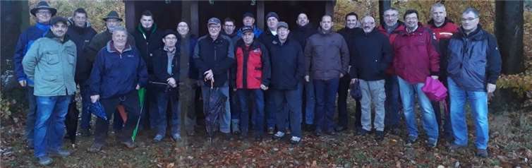 Ein Teil der teilnehmenden ehemaligen Burschen Anhausen.privat