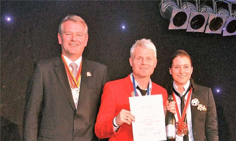 Ein Top-Auftritt: Guido Cantz (Mitte) mit Thomas Millies und Ramona Assmann hin. UKO