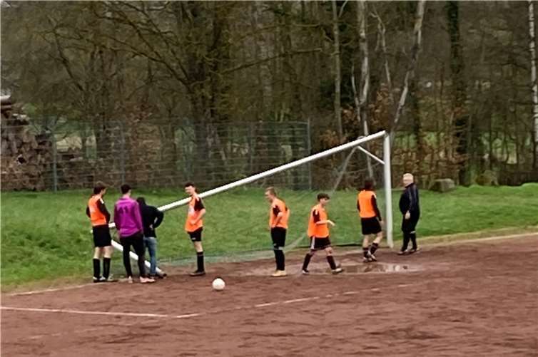 Ein Torpfosten brach ab. Quelle: SG Vinxtbachtal-Brohl