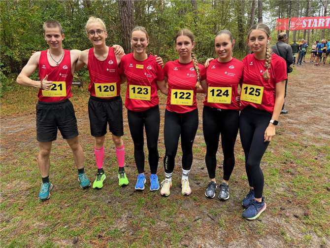 Ein Trainingslager in Texel verbanden sechs Rhein-Wieder Nachwuchs-Athleten mit der Teilnahme an einem Crosslauf.  Foto: Achim Bersch