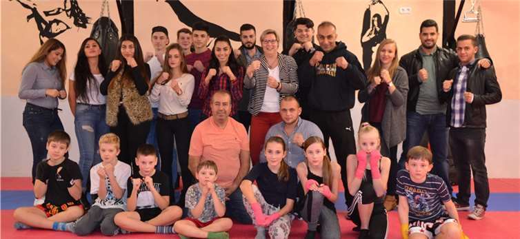 Ein Treffpunkt für Fitness und Kampfsport ist das "Golden Gym" in Odendorf.Weigert