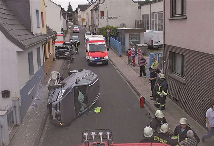 Ein Verkehrsunfall mit einer schwer- und zwei leichtverletzten Personen ereignete sich am Samstag, 24. August, in Sinzig.Polizeiinspektion Remagen