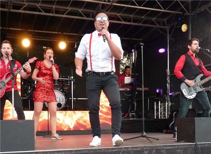 Ein absolutes Highlight des Abends war der Auftritt der Gruppe „SAINT“, die mit ihrer Next Generation Covershow begeisterten.