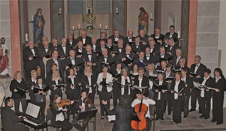 Ein abwechslungsreiches Programm boten die beiden Chöre dem Publikum in der Kirche St. Peter in Westum.privat